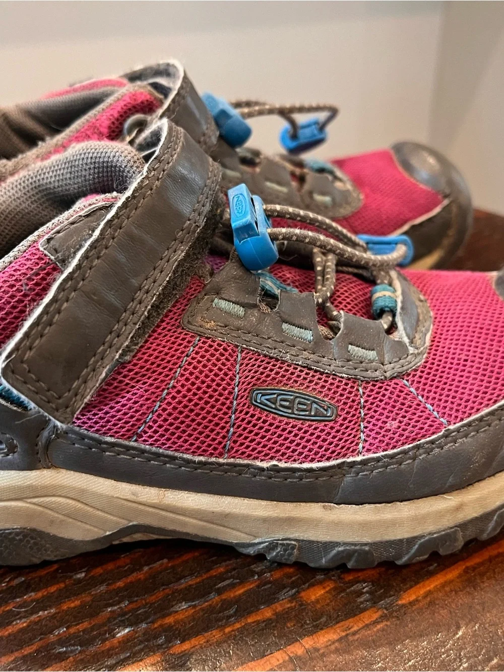 Keen Targhee Sport Kids Fuschia and Gray Hook-and-Loop Active Shoes